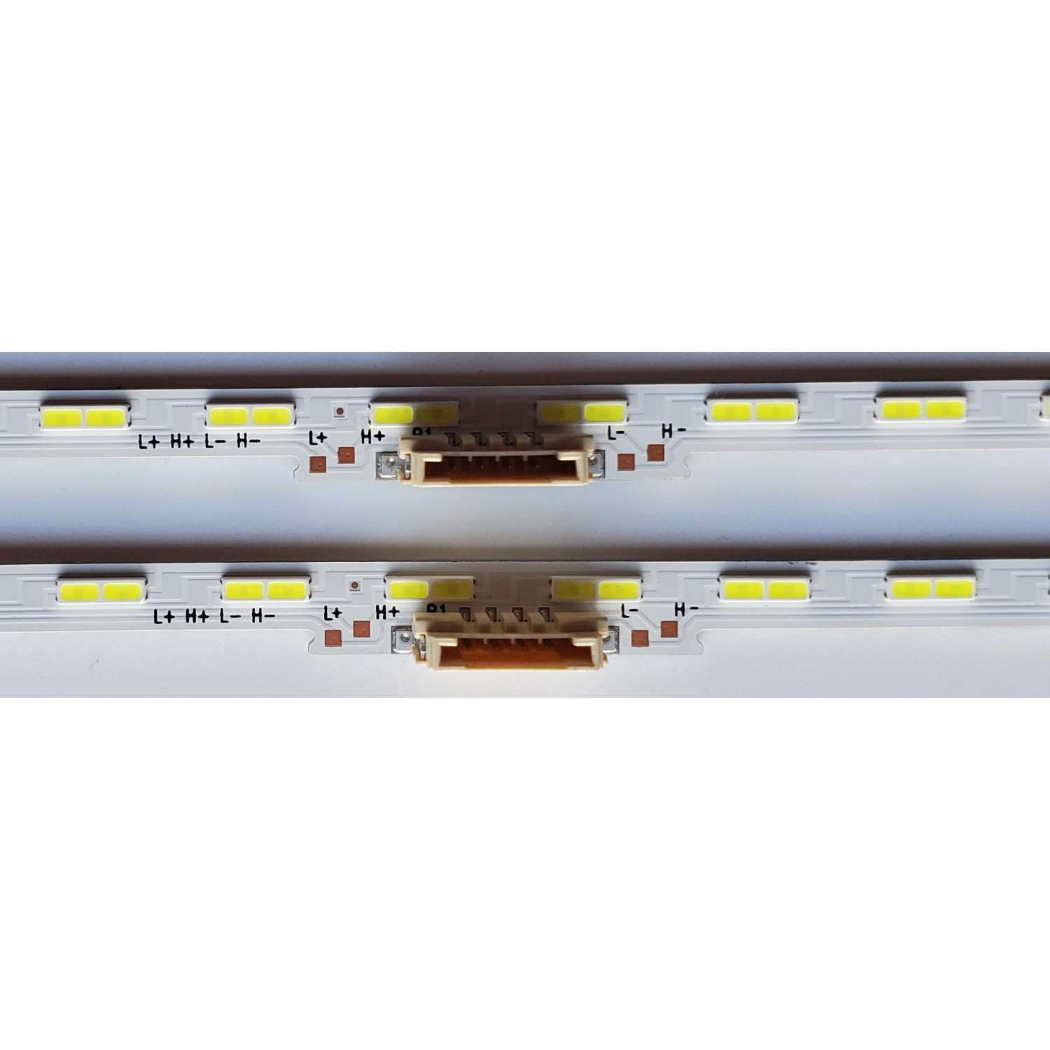 KIT DE LED'S PARA TV SAMSUNG ((2 PIEZAS)) NUMERO DE PARTE  JL.E550Q1720-408BS-R8P-M-HF /  MODELO UN55AU8000 - Imagen 2